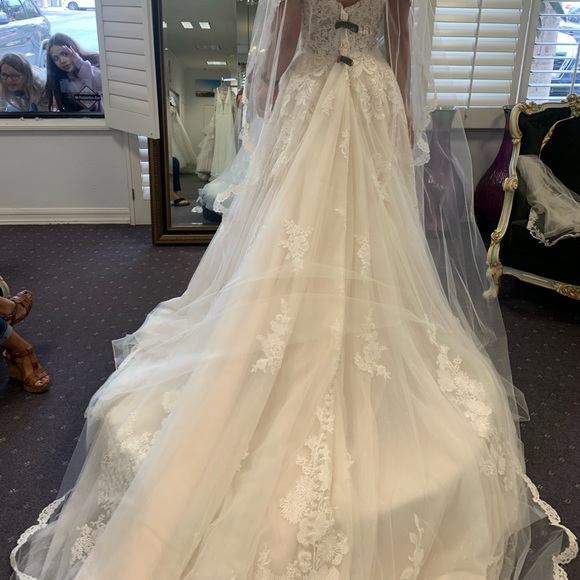 Brand new veil cathedral style never worn before - Picture 6 of 8